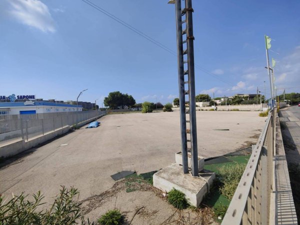 negozio in affitto a Taranto in zona San Donato