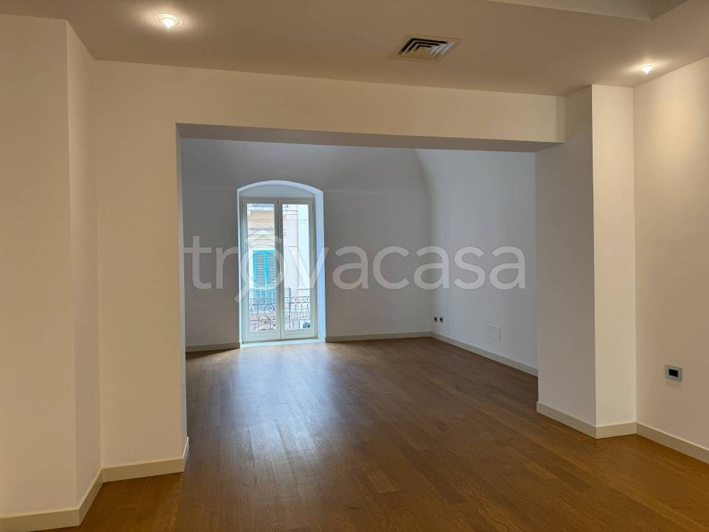 appartamento in affitto a Taranto in zona Borgo