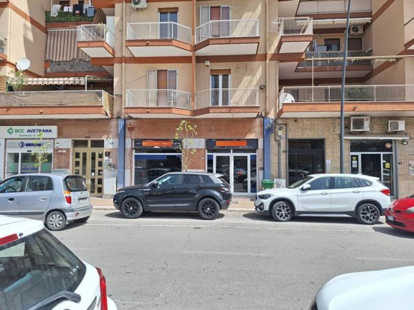 trivano in affitto a Taranto in zona Tre Carrare-Battisti