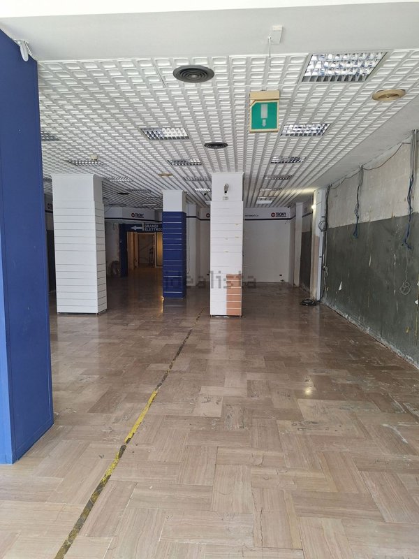locale commerciale in affitto a Taranto
