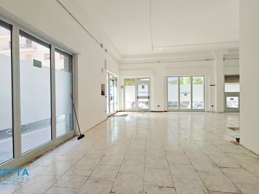 locale commerciale in affitto a Taranto in zona Tre Carrare-Battisti