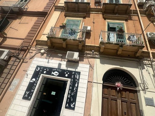 negozio in affitto a Taranto in zona Borgo Antico