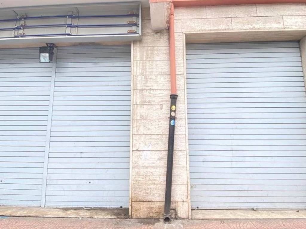 negozio in affitto a Taranto in zona Borgo
