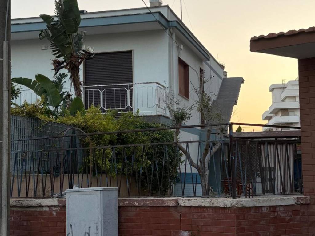appartamento in affitto a Taranto in zona Solito-Corvisea