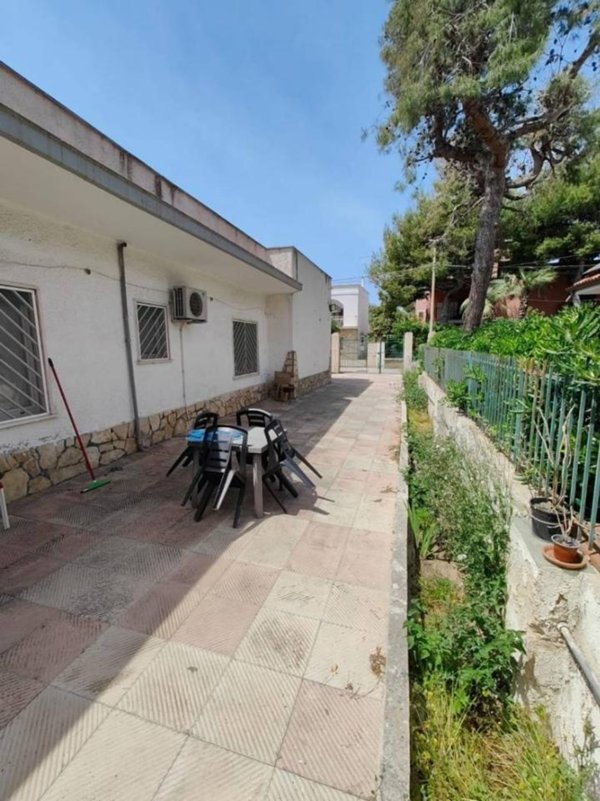casa indipendente in affitto a Taranto in zona Solito-Corvisea