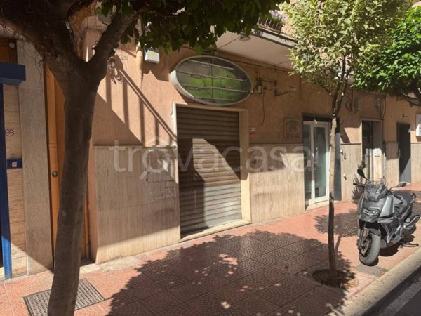 negozio in affitto a Taranto in zona Italia-Montegranaro