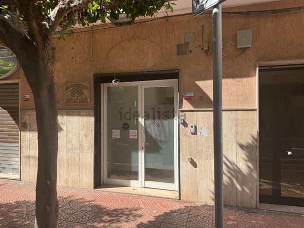 locale commerciale in affitto a Taranto