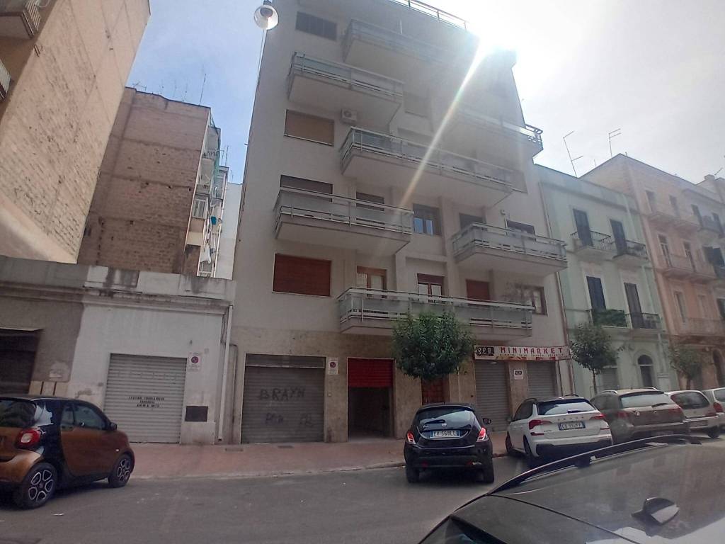 negozio in affitto a Taranto in zona Italia-Montegranaro