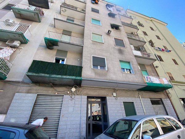 negozio in affitto a Taranto in zona Tre Carrare-Battisti