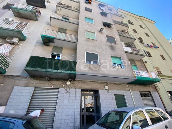 negozio in affitto a Taranto in zona Tre Carrare-Battisti