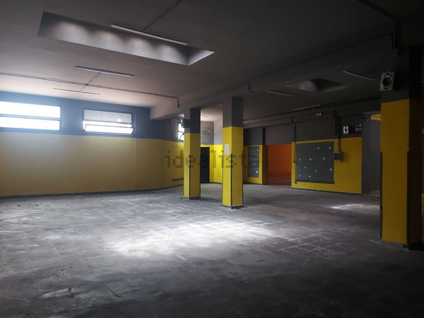 locale commerciale in affitto a Taranto