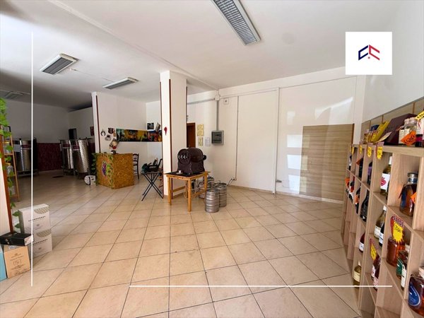 locale commerciale in affitto a Taranto in zona Lama