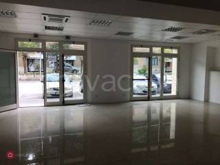 negozio in affitto a Taranto in zona Italia-Montegranaro