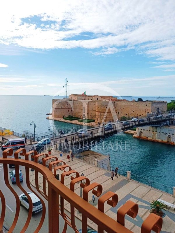 appartamento in affitto a Taranto in zona Borgo