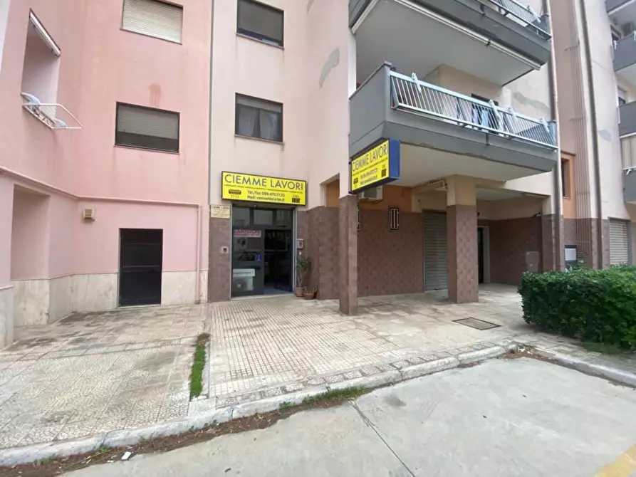 locale commerciale in affitto a Taranto in zona Italia-Montegranaro