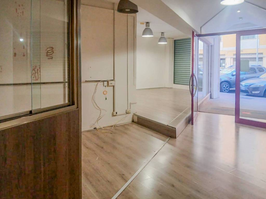 negozio in affitto a Taranto in zona Italia-Montegranaro