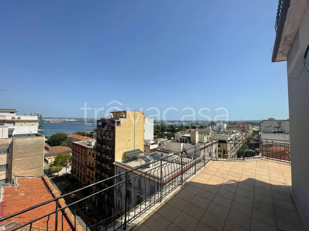 appartamento in affitto a Taranto in zona Borgo