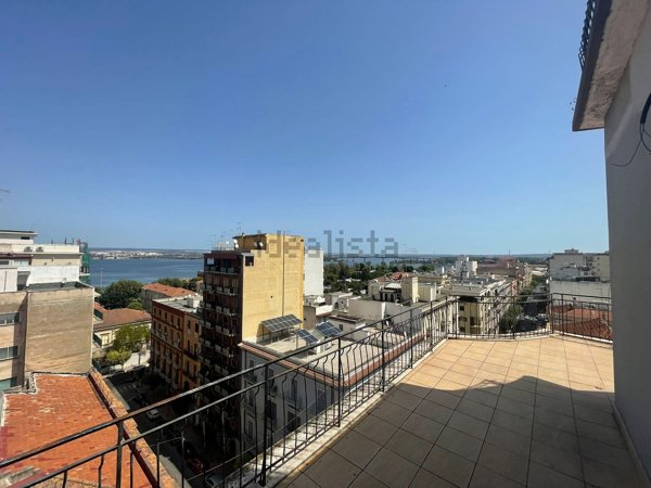 appartamento in affitto a Taranto in zona Borgo