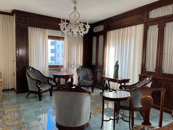 appartamento in affitto a Taranto in zona Borgo