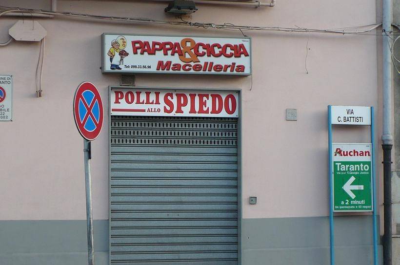 negozio in affitto a Taranto in zona Tre Carrare-Battisti