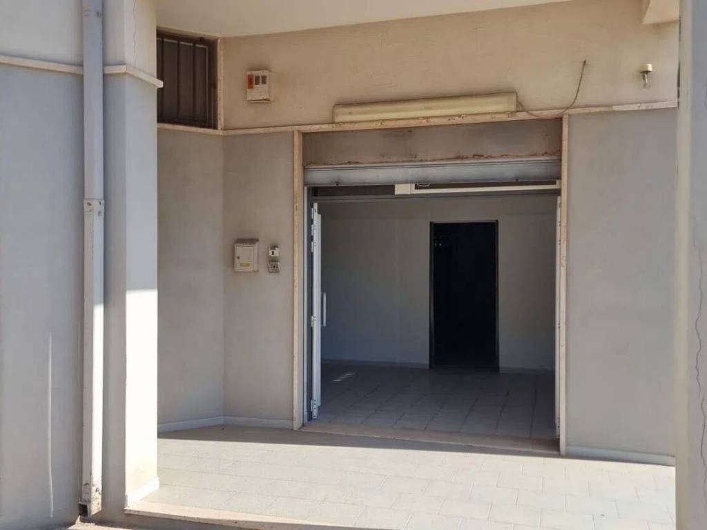 negozio in affitto a Taranto in zona San Vito