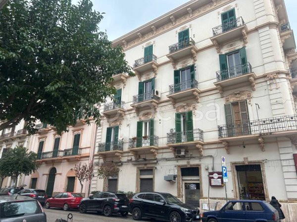 negozio in affitto a Taranto in zona Borgo