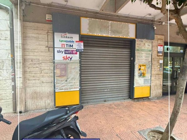locale commerciale in affitto a Taranto in zona Tre Carrare-Battisti