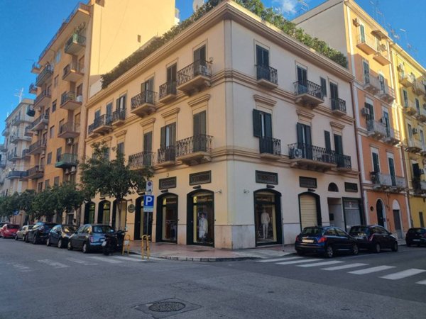 negozio in affitto a Taranto in zona Borgo