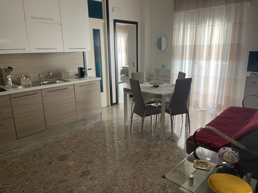 appartamento in affitto a Taranto in zona Italia-Montegranaro