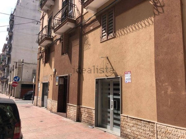 locale commerciale in affitto a Taranto in zona Borgo