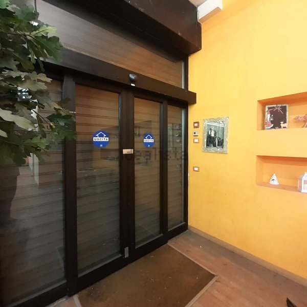locale commerciale in affitto a Taranto in zona Tre Carrare-Battisti