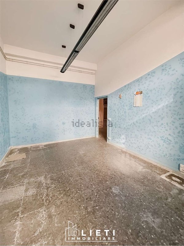 locale commerciale in affitto a Taranto in zona Italia-Montegranaro