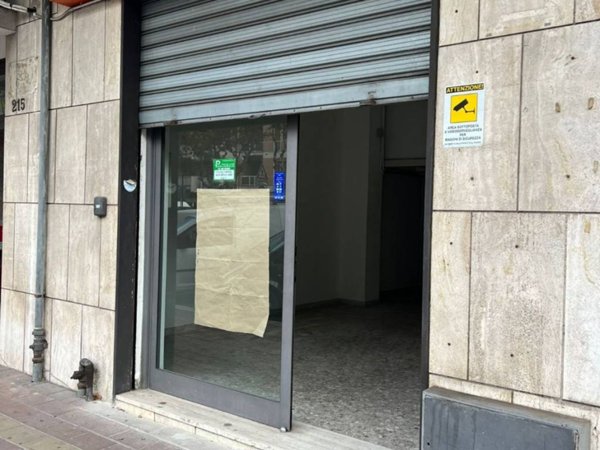 negozio in affitto a Taranto in zona Italia-Montegranaro