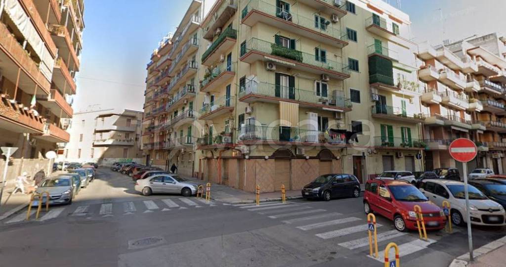 negozio in affitto a Taranto in zona Italia-Montegranaro