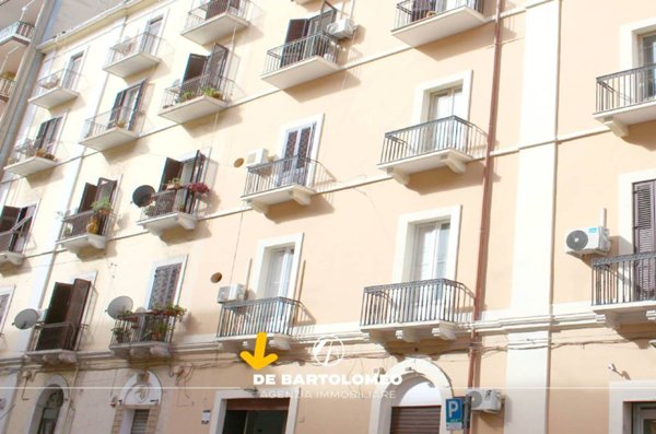 negozio in affitto a Taranto in zona Borgo