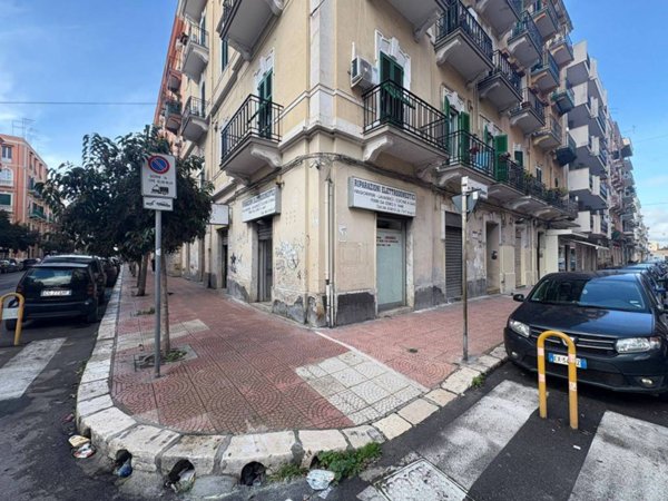 negozio in affitto a Taranto in zona Borgo