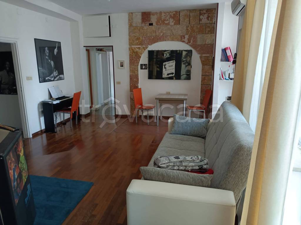 appartamento in affitto a Taranto in zona Borgo