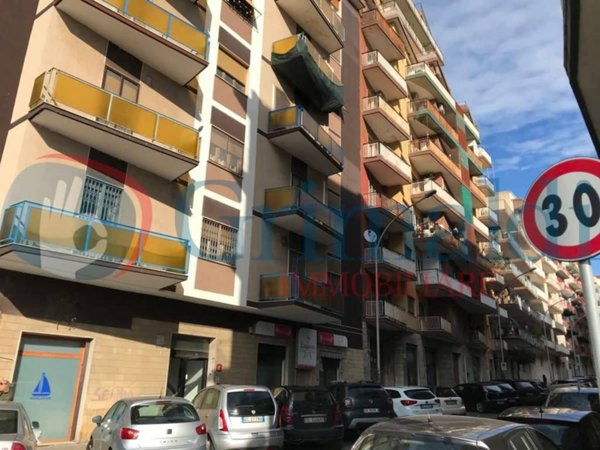 negozio in affitto a Taranto in zona Borgo