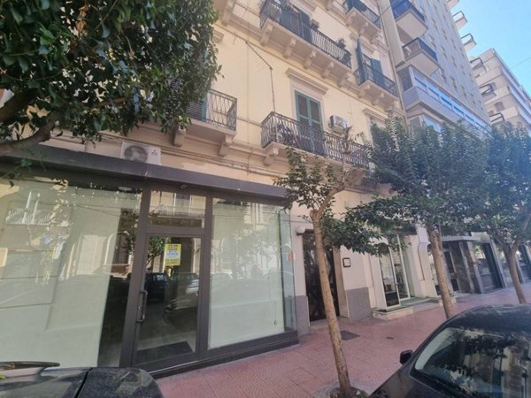negozio in affitto a Taranto in zona Borgo