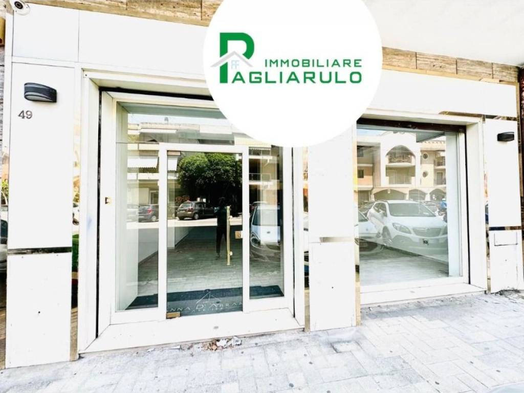 negozio in affitto a Taranto in zona Italia-Montegranaro