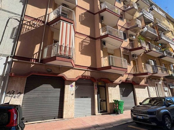 negozio in affitto a Taranto in zona Italia-Montegranaro