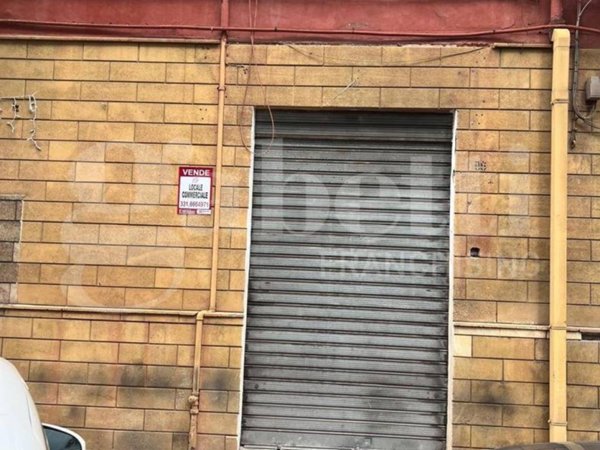 locale commerciale in affitto a Taranto in zona Tamburi-Croce
