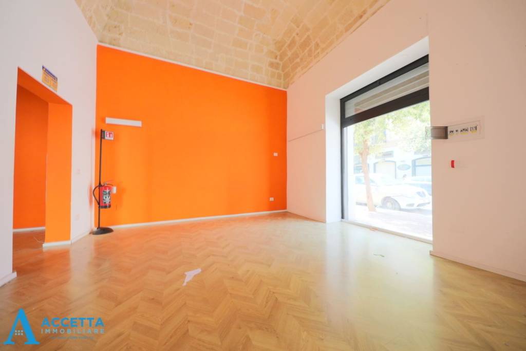 locale commerciale in affitto a Taranto in zona Borgo