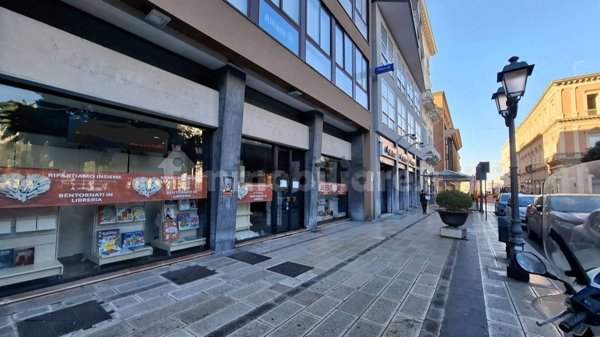 locale commerciale in affitto a Taranto in zona Borgo