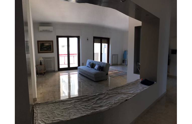 appartamento in affitto a Taranto in zona Borgo