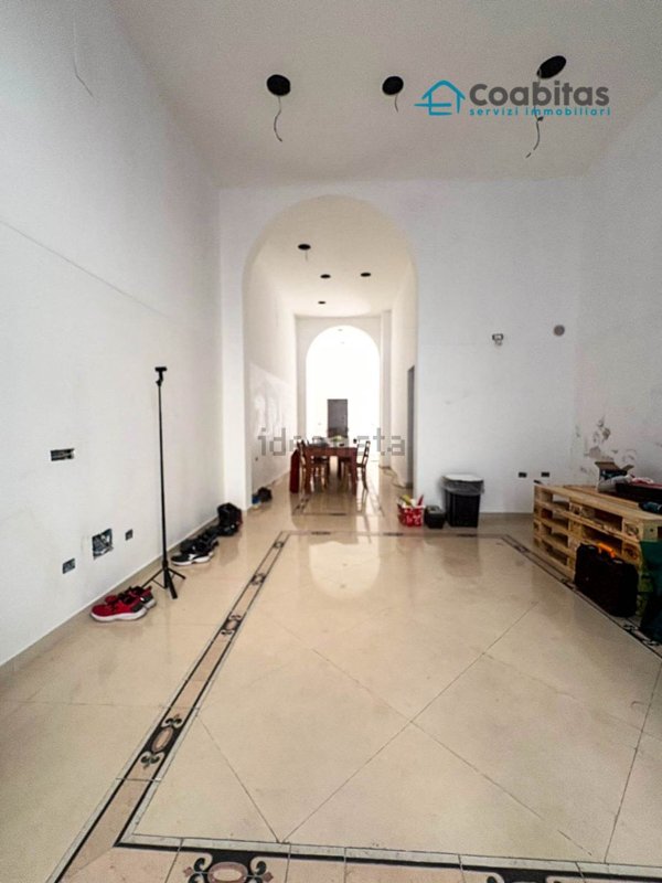 locale commerciale in affitto a Taranto in zona Borgo