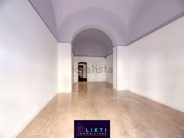 locale commerciale in affitto a Taranto