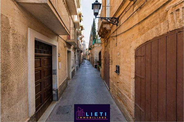 appartamento in affitto a Taranto in zona Borgo Antico