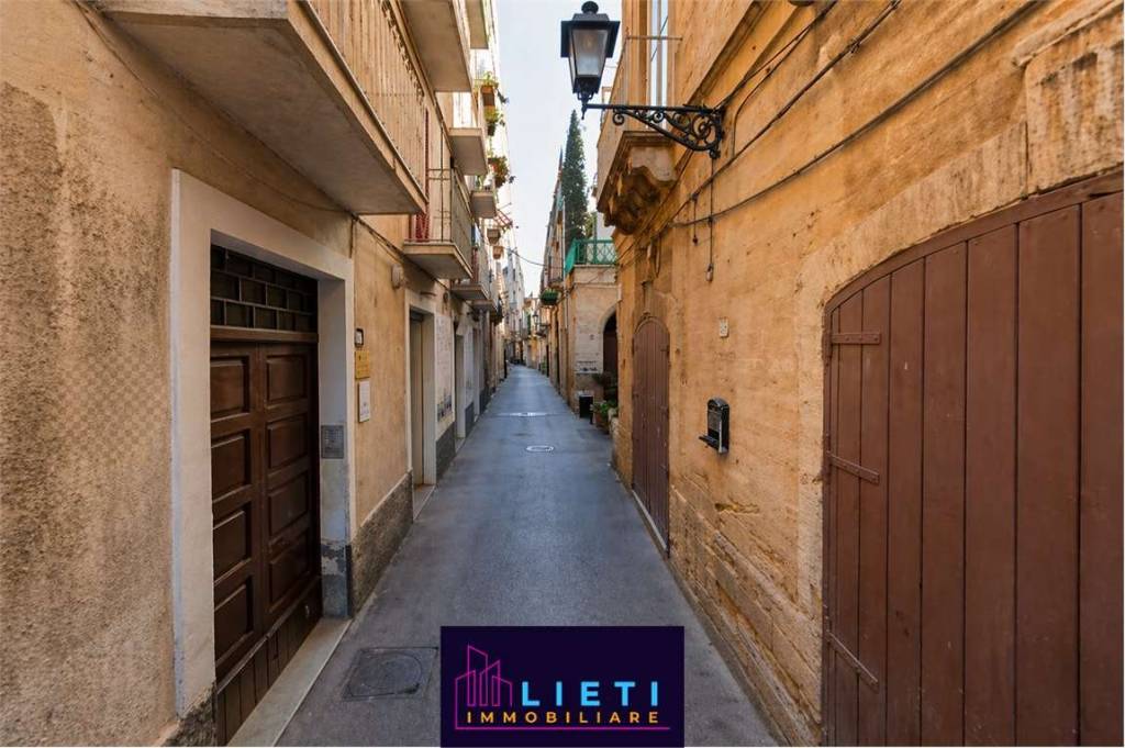 appartamento in affitto a Taranto in zona Borgo Antico
