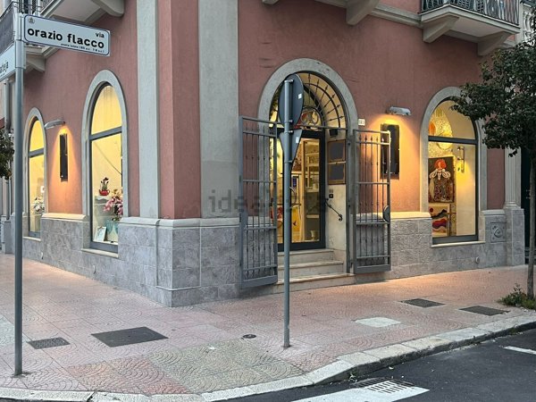 locale commerciale in affitto a Taranto